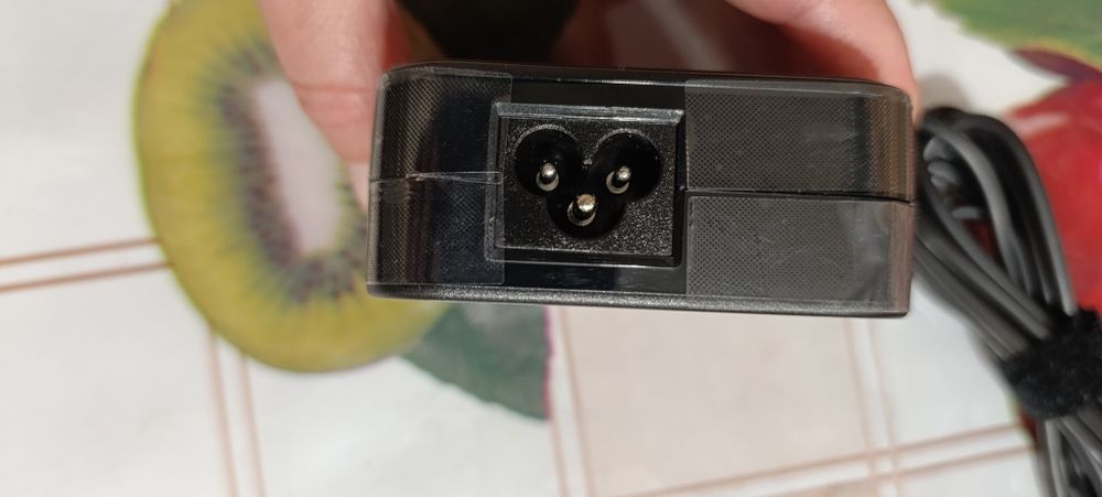 Продам зарядное устройство для ноутбука