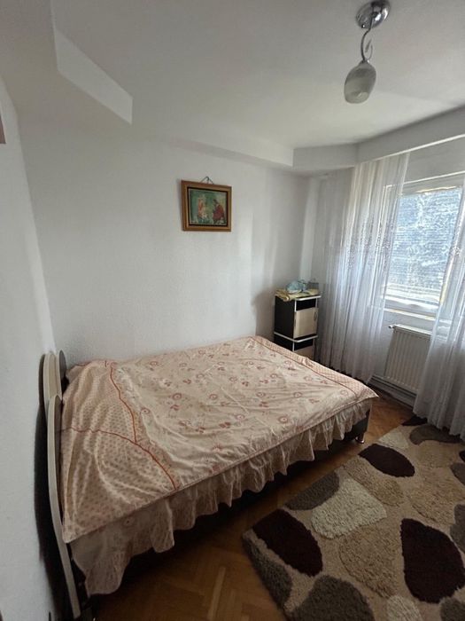 Vand apartament 3 camere