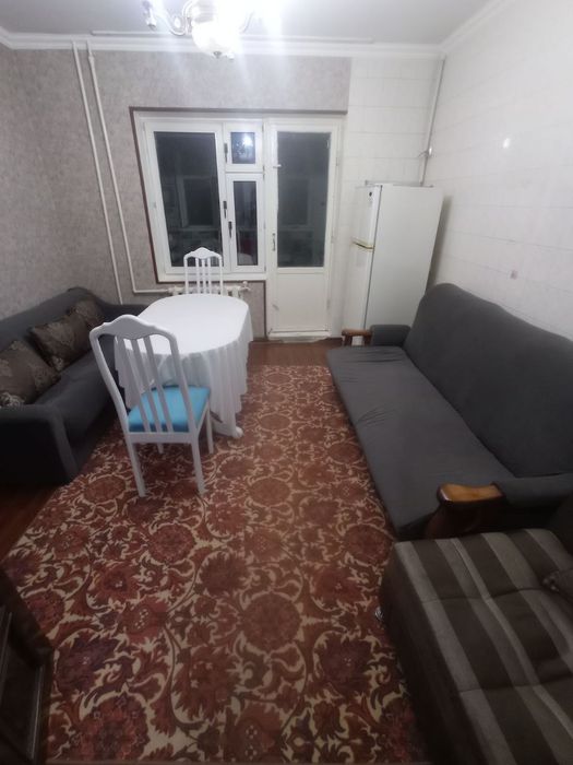 Metro Oybek kvartira o'g'il bola kerak