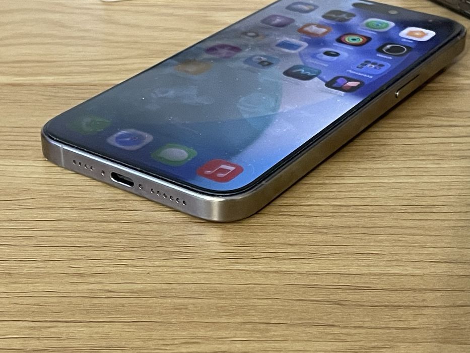 Бартер iPhone 15 pro max 256gb 90% natural