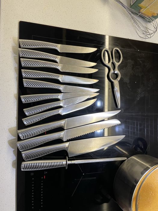 Set cuțite Zokura – 14 piese, oțel inoxidabil, suport lemn