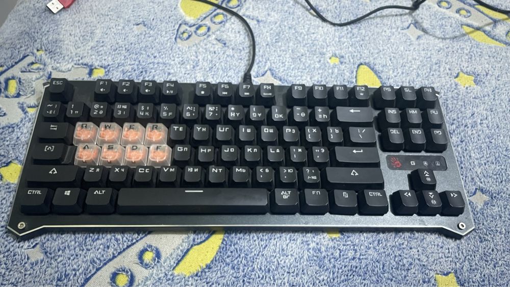 продоется два ноутбука Lenovo,Acer