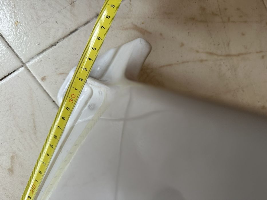 Конзола (ботуш) за мивка