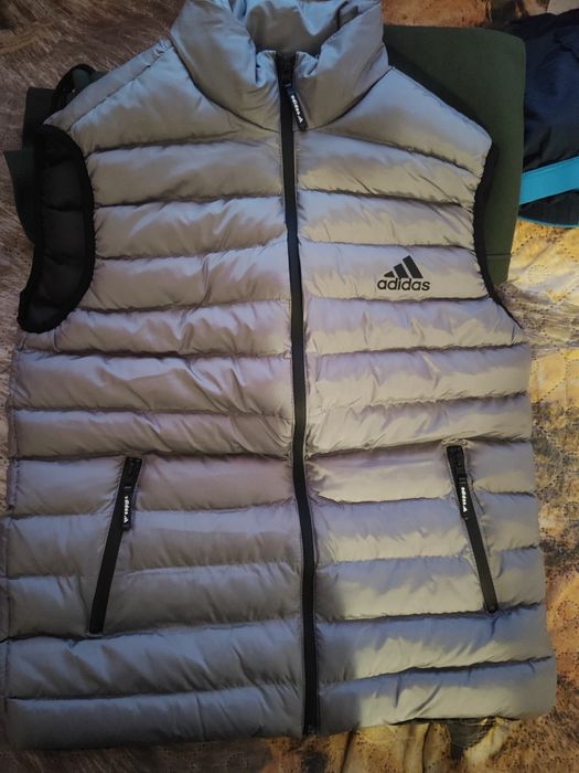 Продавам две грейки adidas 50лв