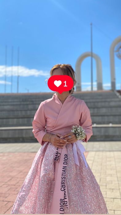 Продам платья на размер xs