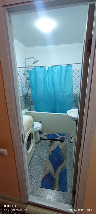 Fargʻona shahar shaxar hokimiyati oldidagi yangi qurilgan 8 qavatli