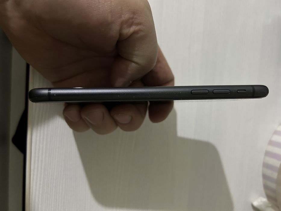 Продам Айфон 11 128гб