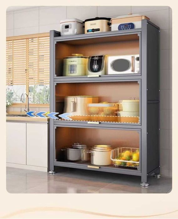 Mehmonxona uchun metall shkaf va stellajlar