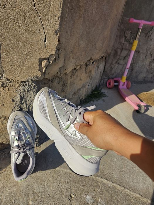 Кроссовки Adidas lightblaze