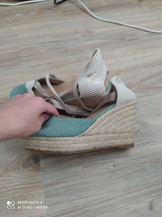 Босоножки (почти новые)