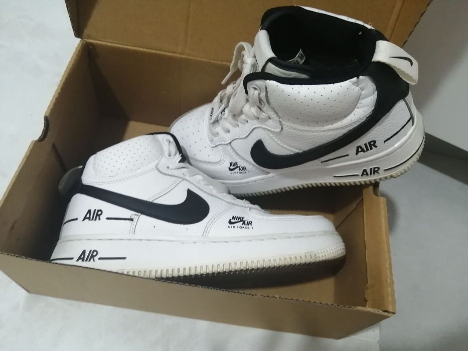 Продам кроссовки