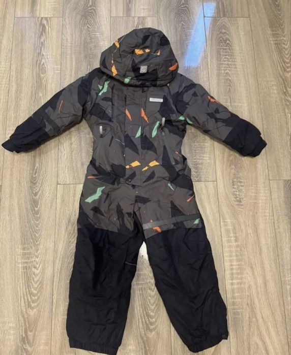 Продам комбинезон на мальчика