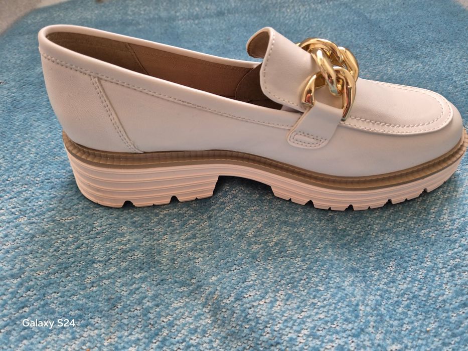 Pantofi cu toc femei.