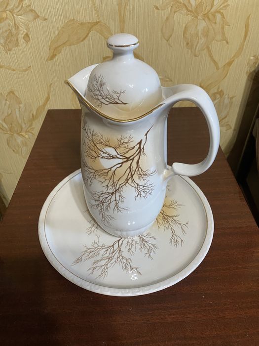 Кувшин с блюдом фарфоровый