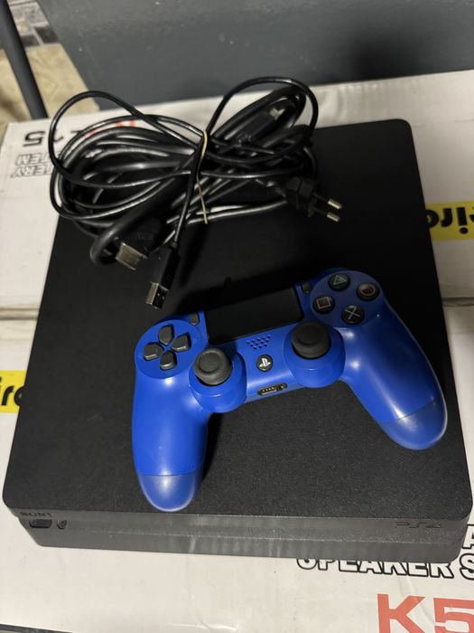 конзола sony Ps 4 slim 500gb + God of war