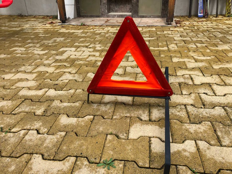 Авариен триъгълник BMW