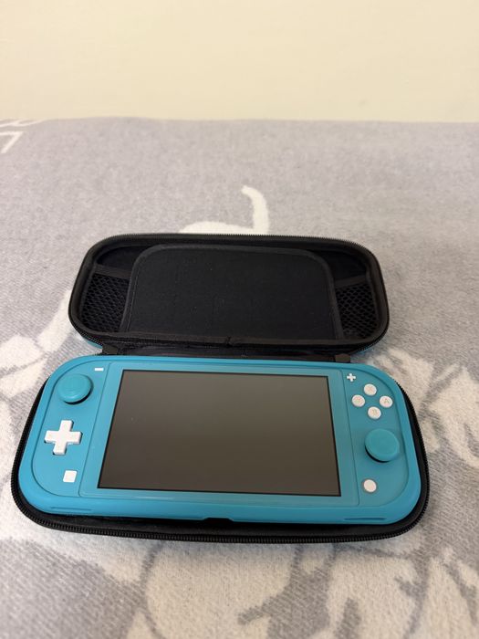 Nintendo Switch Lite Turquoise + калъф + 128GB SD карта