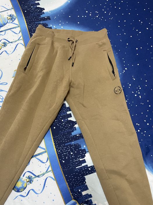 Armani Exchange екип