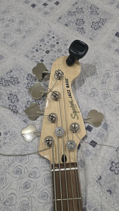 Бас гитара Fender Squier