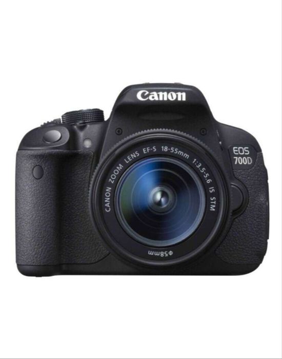 Canon EOS 700D + объектив 18-55mm