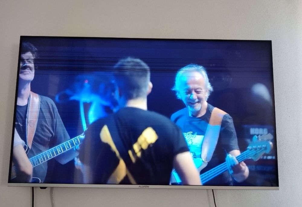 Allview 126 cm defect 
Allview QLED Android