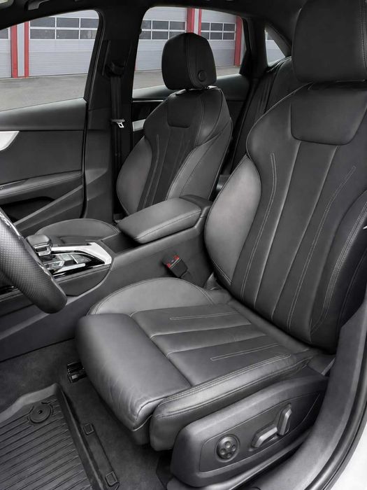 Audi A4 45TFSI S-LINE+