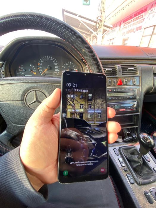 Самсунг а 12 срочна продам