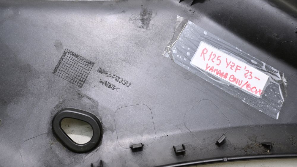 Carena Lateral Stanga Yamaha YZF-R125 2023 - 2025