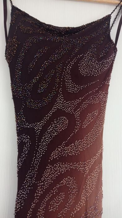 Vând Rochii lungi , elegante.