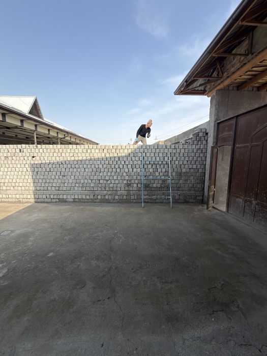 Шлакаблок териш ва уй куриш хизмати