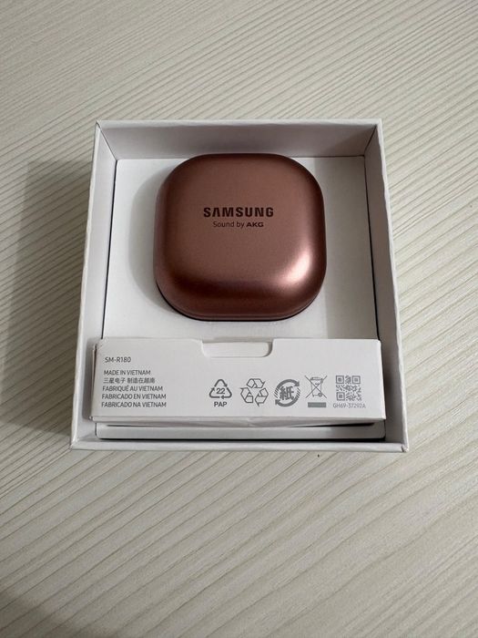 Наушники Samsung galaxy buds live