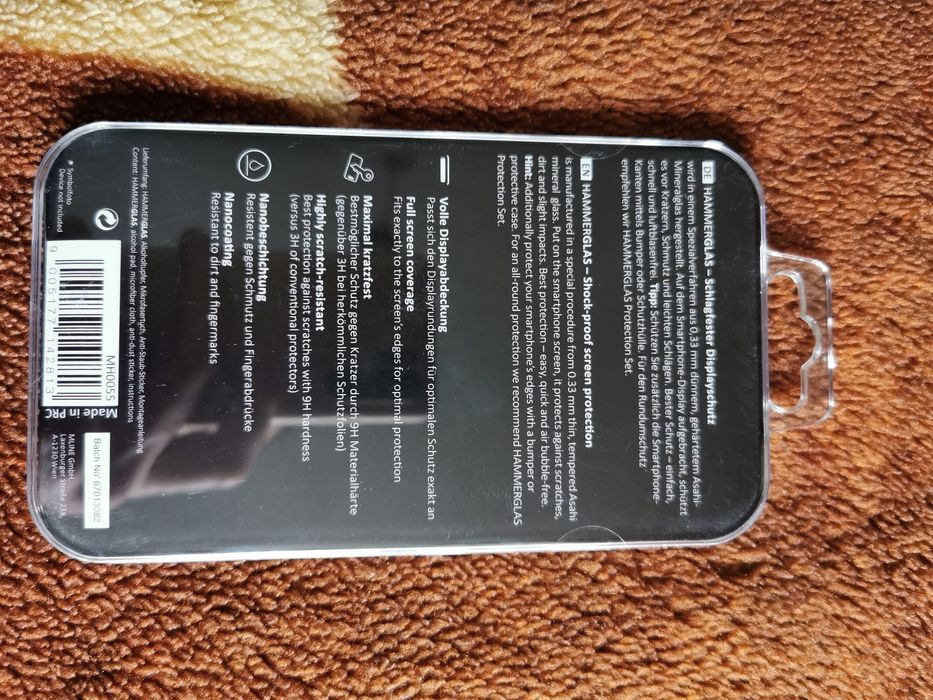 Vând folie +husa originale pentru iPhone 11 Pro Max