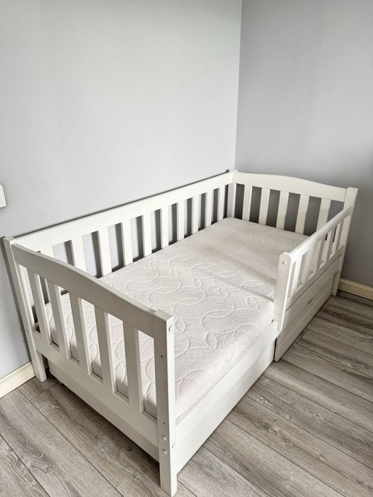 Детская кровать с ящиками