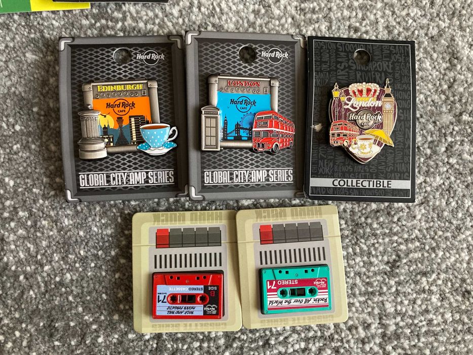 Insigne Hard Rock Cafe diverse si Freddie Mercury