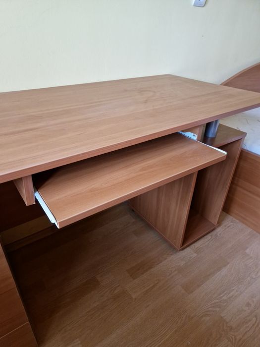 мебели,гардероб,бюро