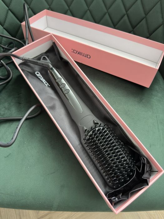 Perie pentru indreptat parul Amika