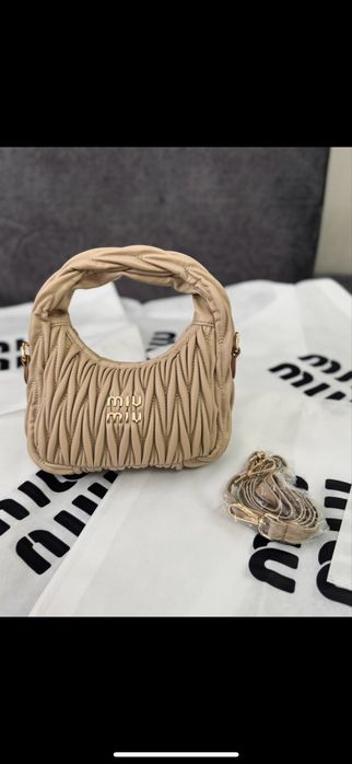 M*u miu  чанта бежова