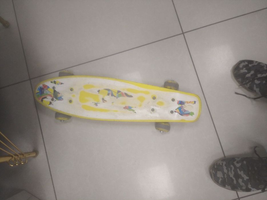 Skateboard sotiladi ,