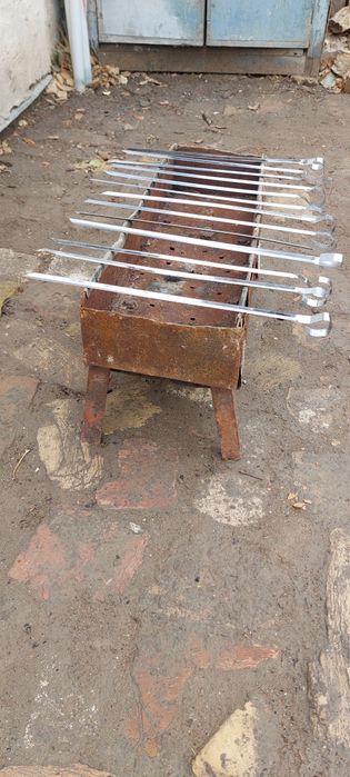 Мангал с шампурами