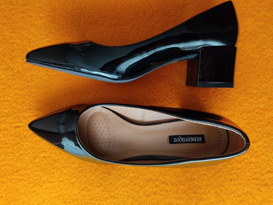 Продавам  обувки