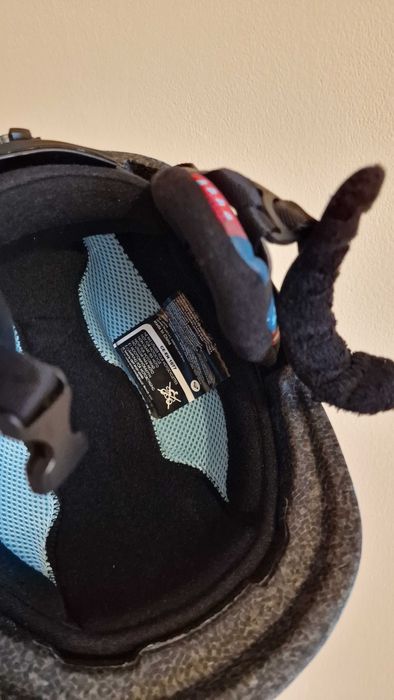 Комплект (каска Roxy, очила Uvex, ръкавици Rossignol) - 2 броя