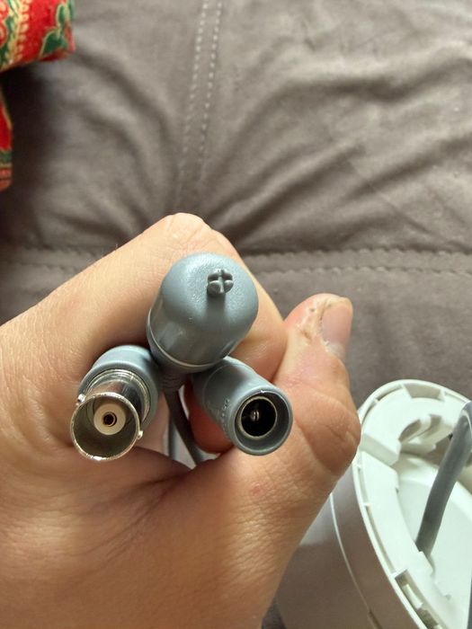 Камера Hiwatch.      .