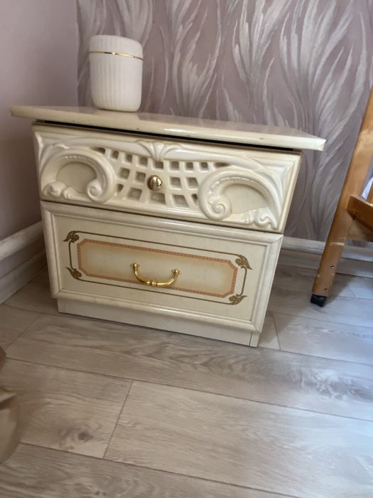 Продам спальный гарнитур срочно