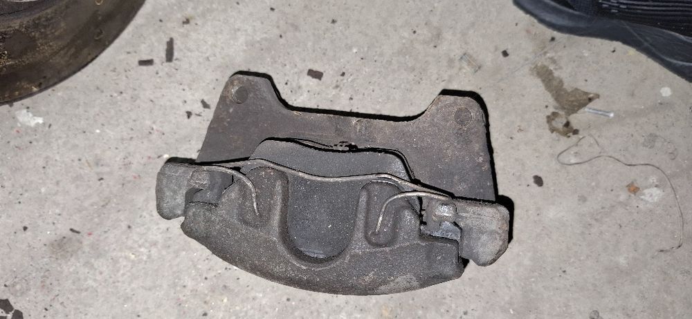 Спирачни апарати и дискове