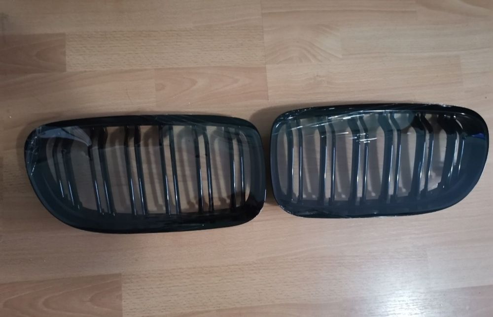 Grila Dubla Grilaj Grila radiator BMW Seria 5 E61 aspect M