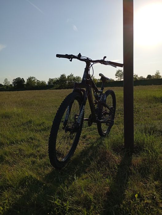 Vând bicicleta full suspension Apollo gradient
