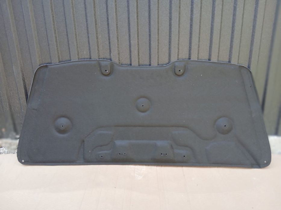 Обшивка капота Toyota