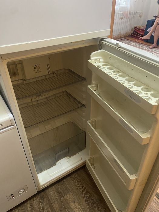 Б/у продам Холодильник