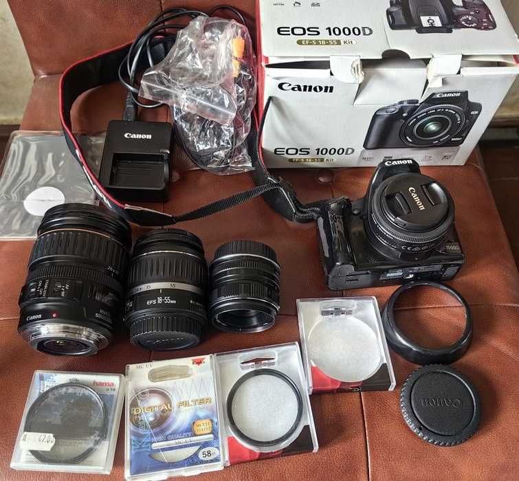 Фотоапарат Canon EOS 1000D
