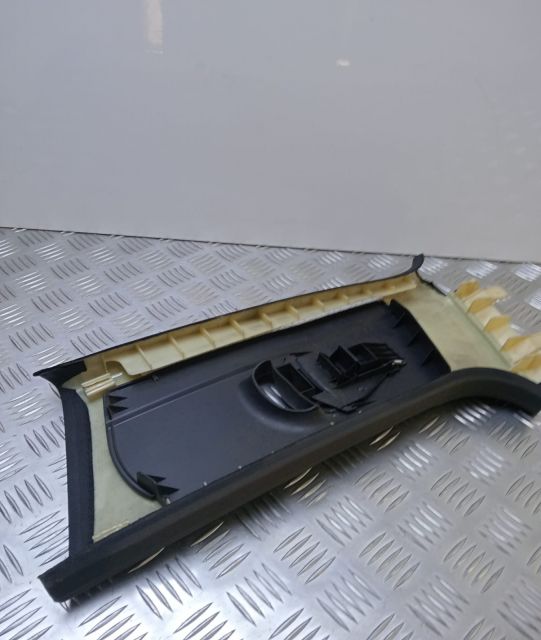 Ornament stalp 8e0867244 Audi A4 B6